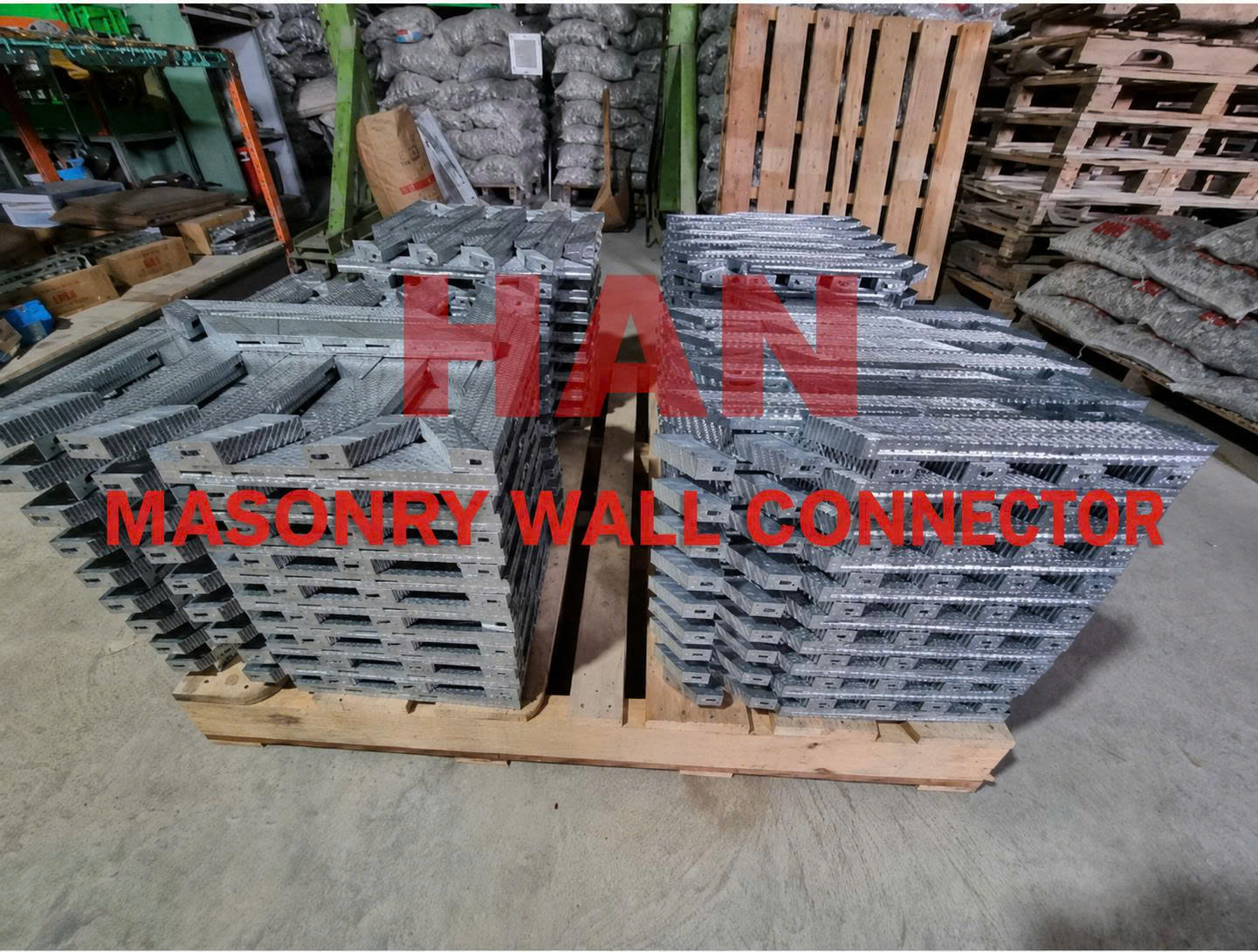 Comparison between HAN plaster reinforcement mesh and conventional steel mesh