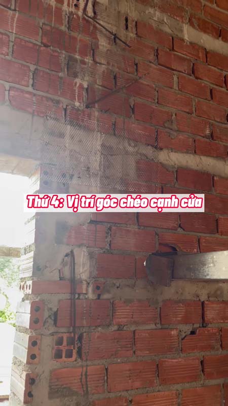 vị trí góc chéo cạnh cửa